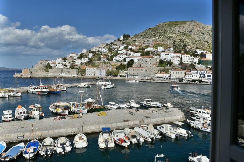 Douskos Port House Hotel Hydra  Exterior photo